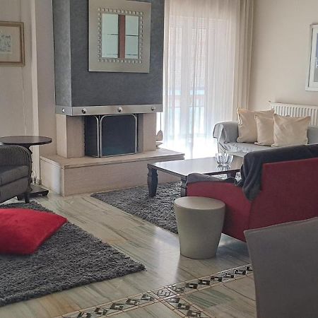 Elegante Apartamento Centrale Trikala  Bagian luar foto